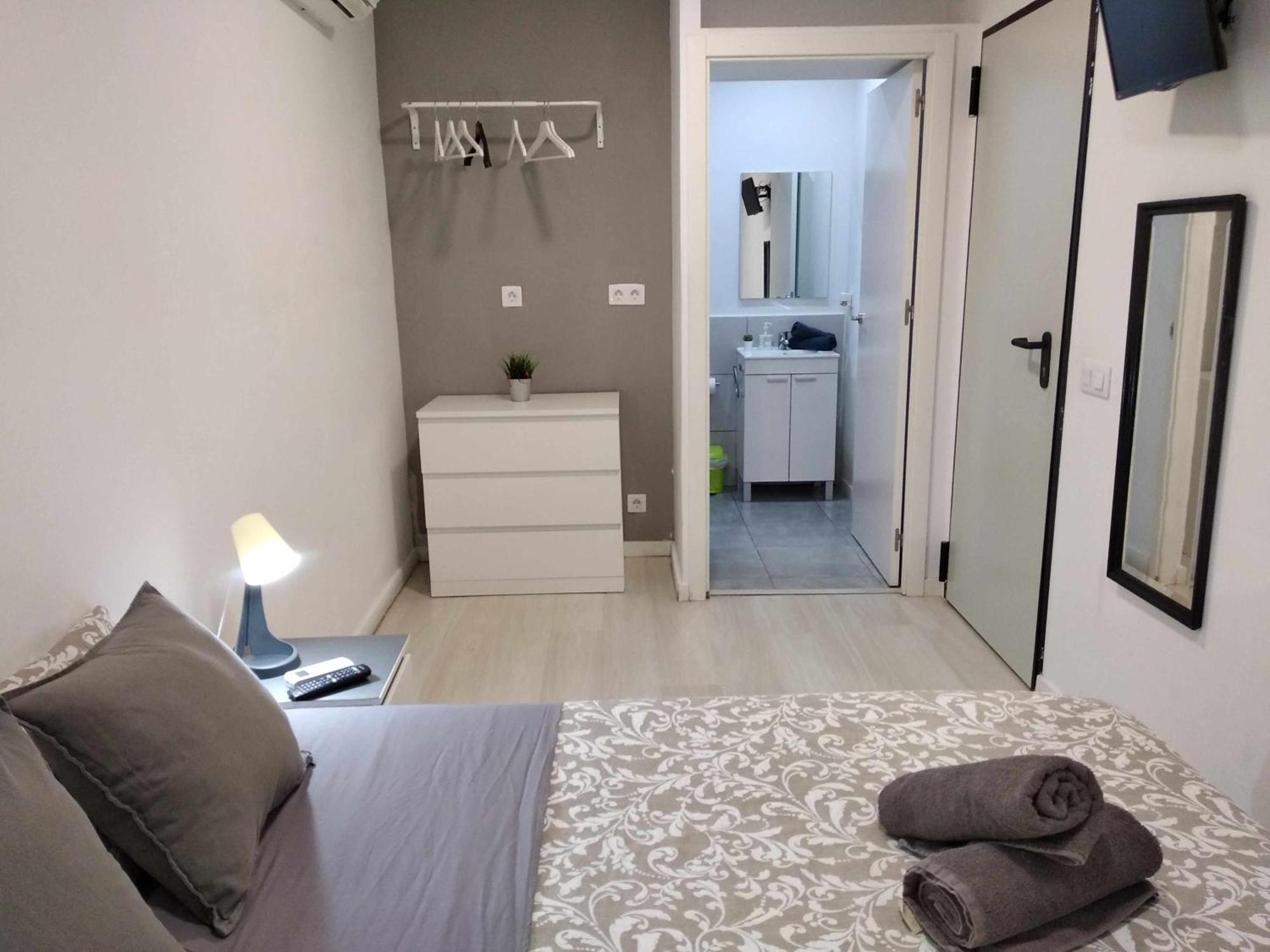Hostal Urban Basic 略夫雷加特河畔奥斯皮塔莱特 客房 照片