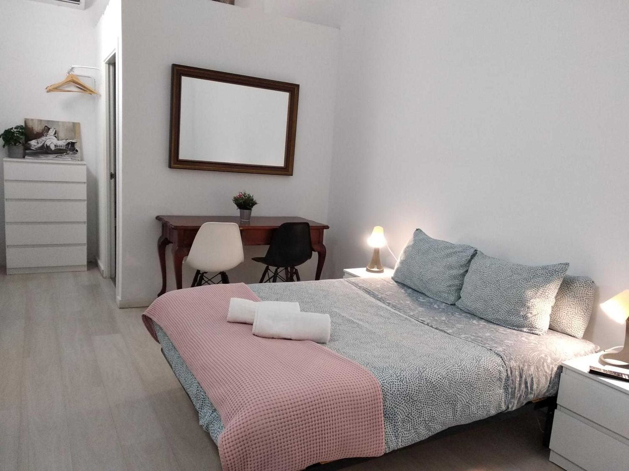 Hostal Urban Basic 略夫雷加特河畔奥斯皮塔莱特 外观 照片